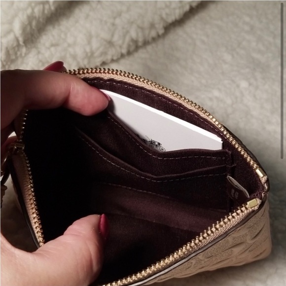 Coach wristlet new with tags - Picture 3 of 3